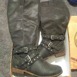 Unr8ed black boots